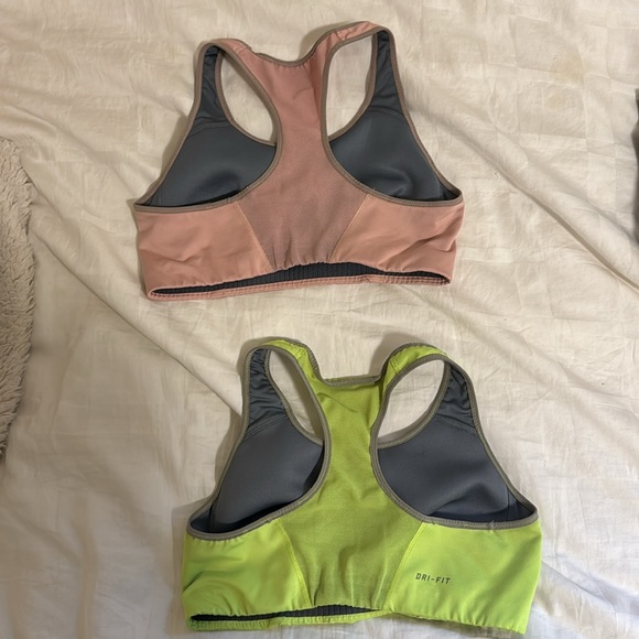 Pair of 2 Nike Sports Bras - Swoosh - size M - Picture 2 of 4